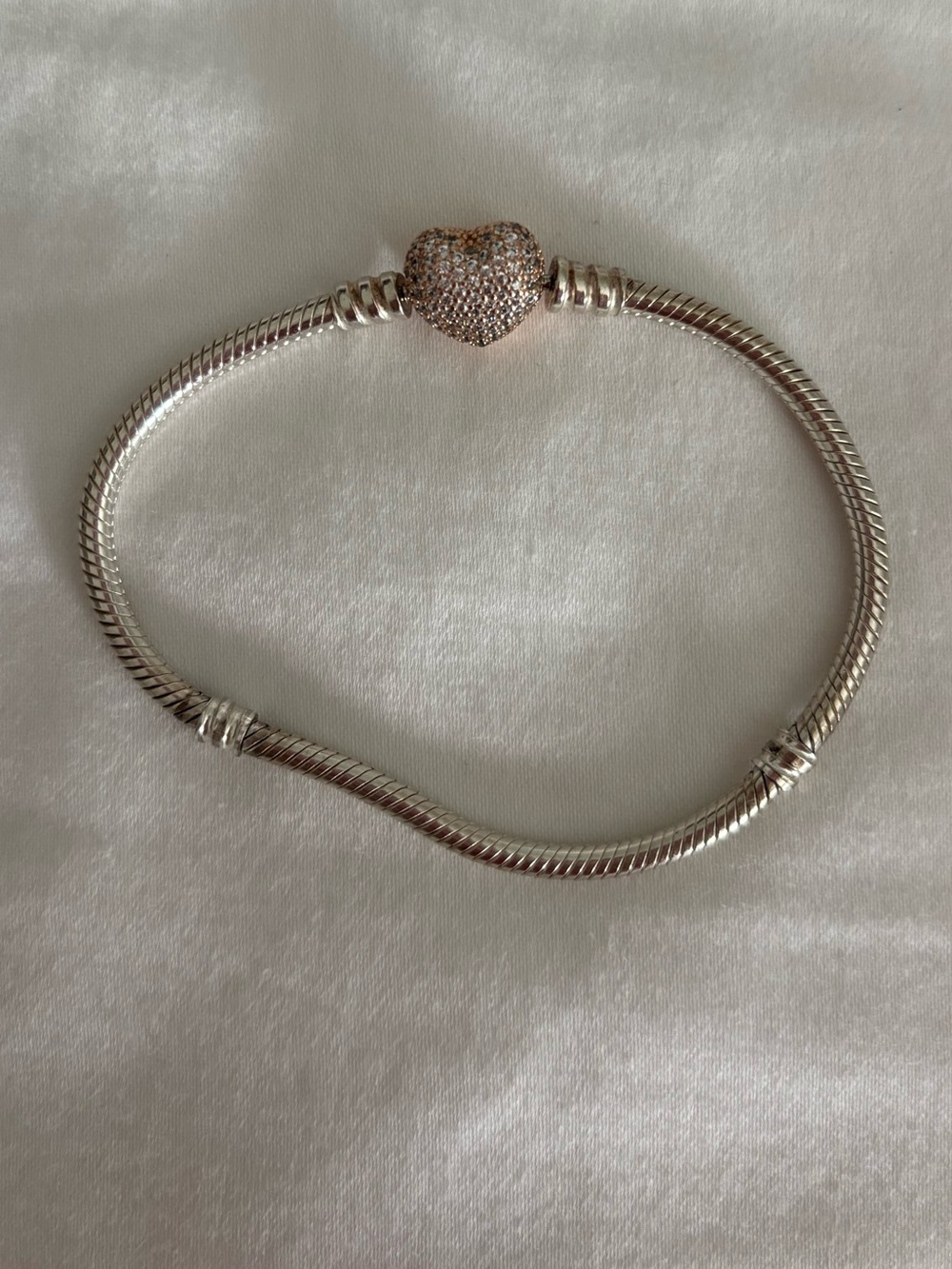 Pandora Moments Pavé Heart Clasp Snake Chain Bracelet - Picture 2 of 5